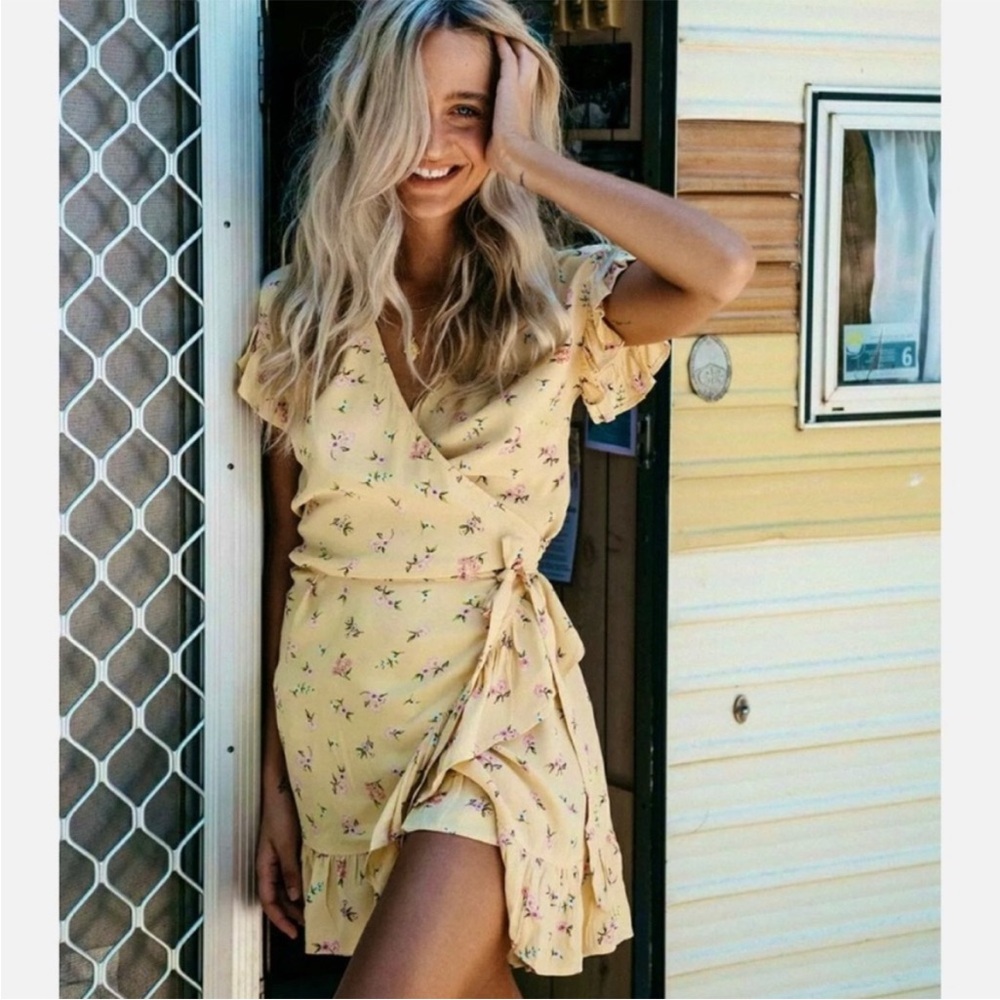 NWT Billabong Pretty Moon Wrap Dress S Small 8